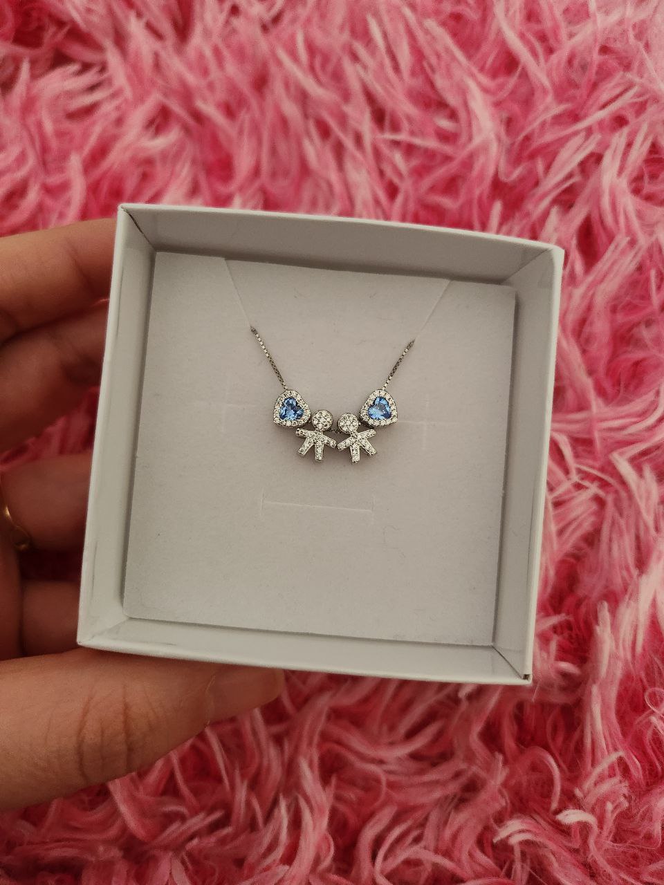 Collana con due bimbi maschi e due cuori azzurri - argento 925