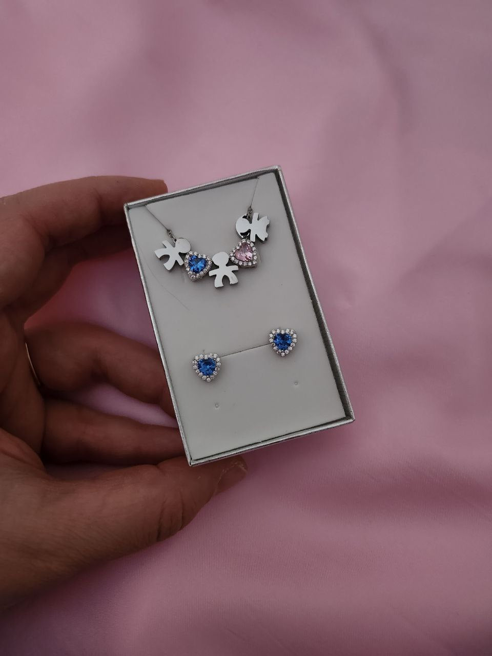 Set con collana due bimbi e 1 bimba con cuore e orecchini cuore colorazione azzurro intenso