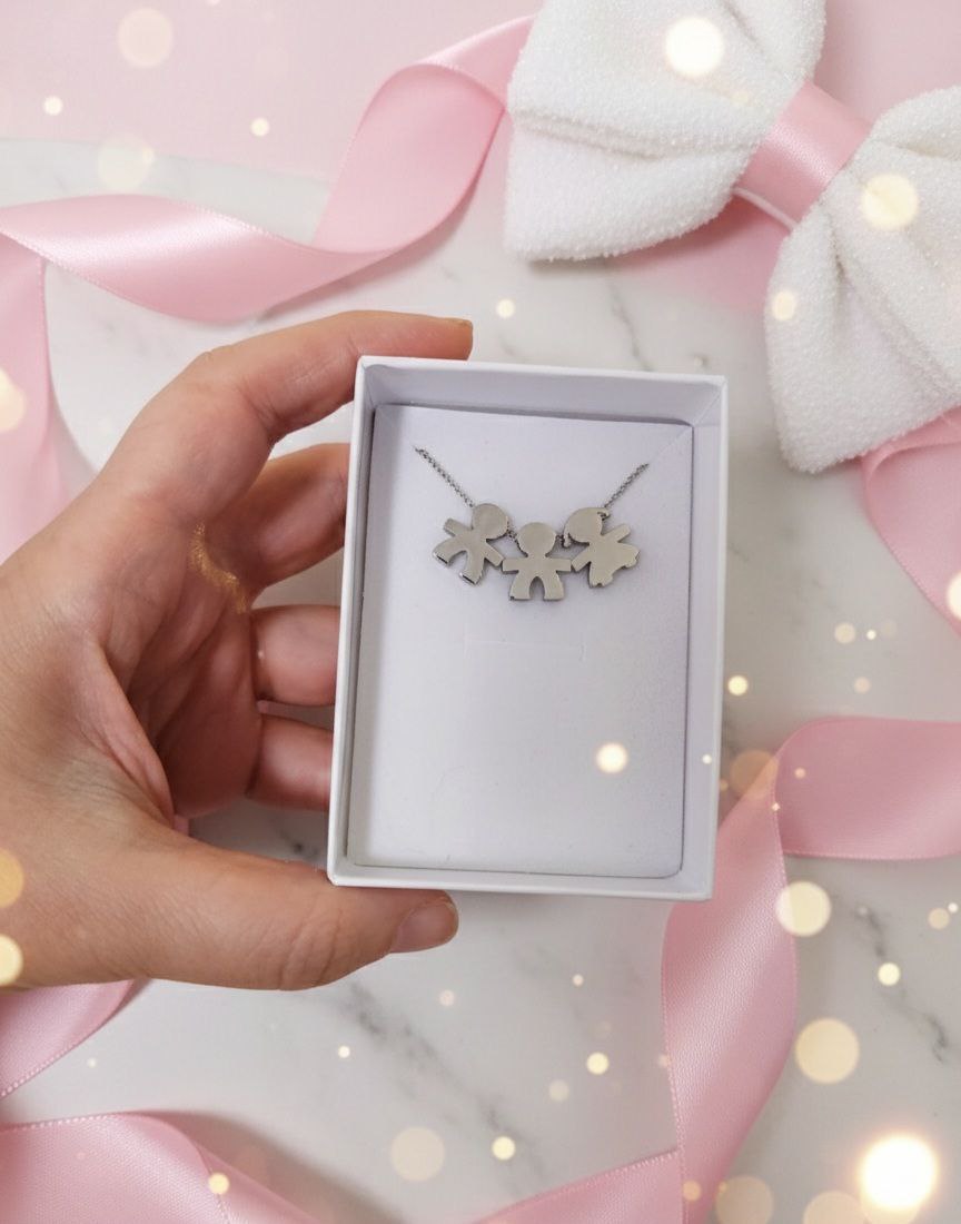 Collana con tre bimbi senza personalizzazione