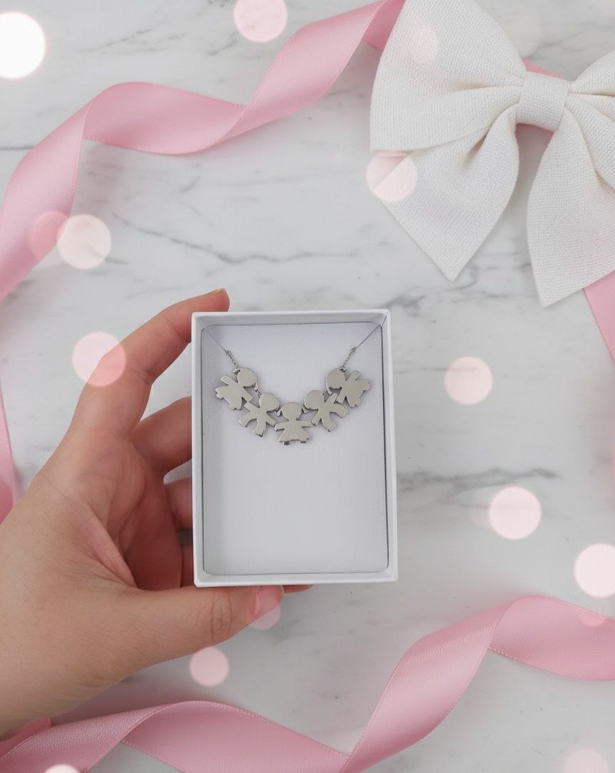 Collana con 5 bimbi senza personalizzazione