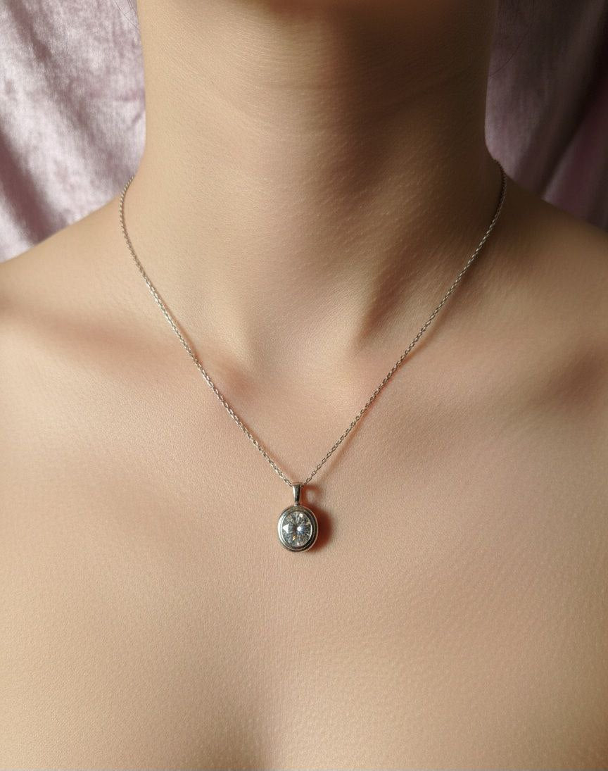 Collana punto luce bianco