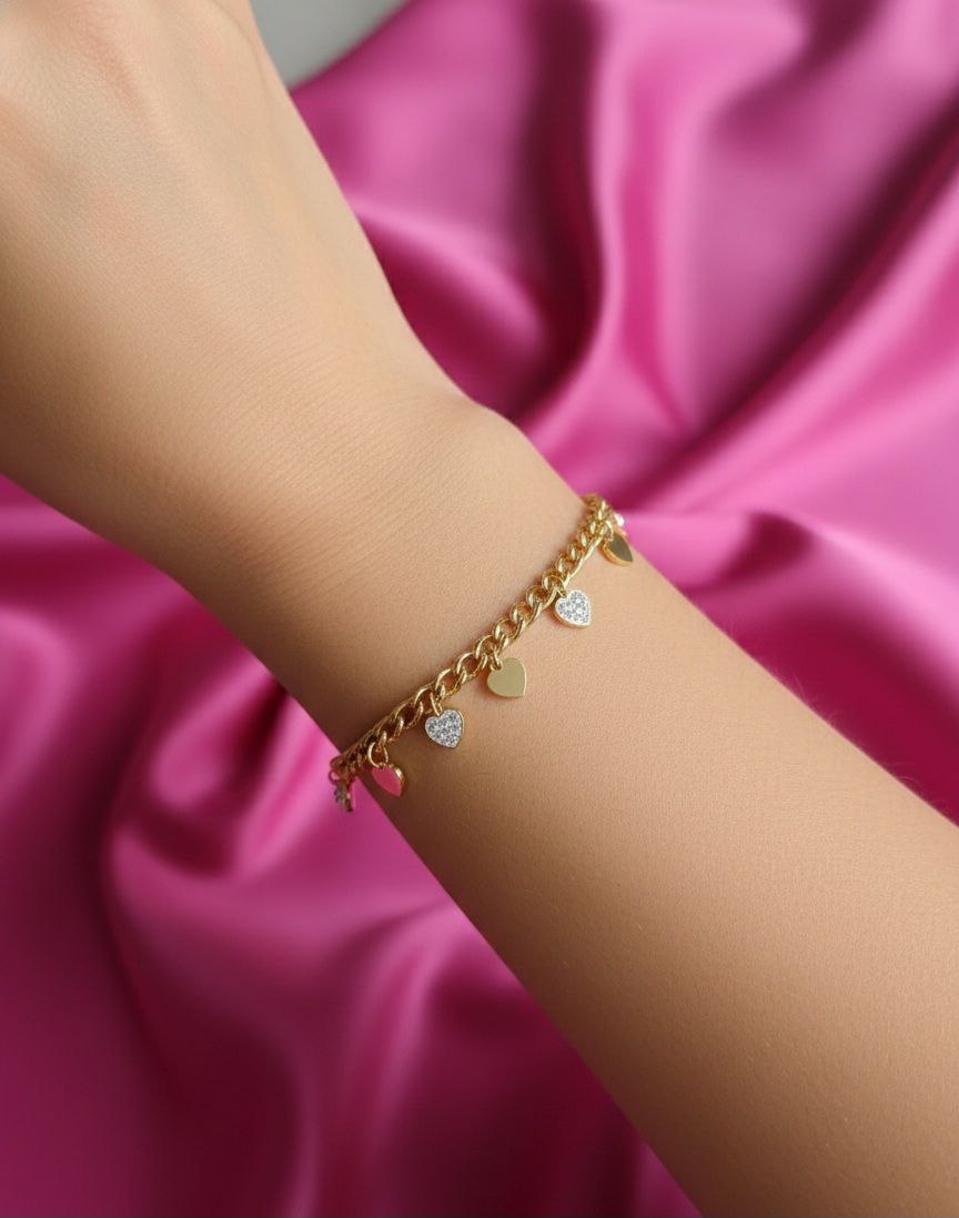 Bracciale catena con cuoricini pendenti