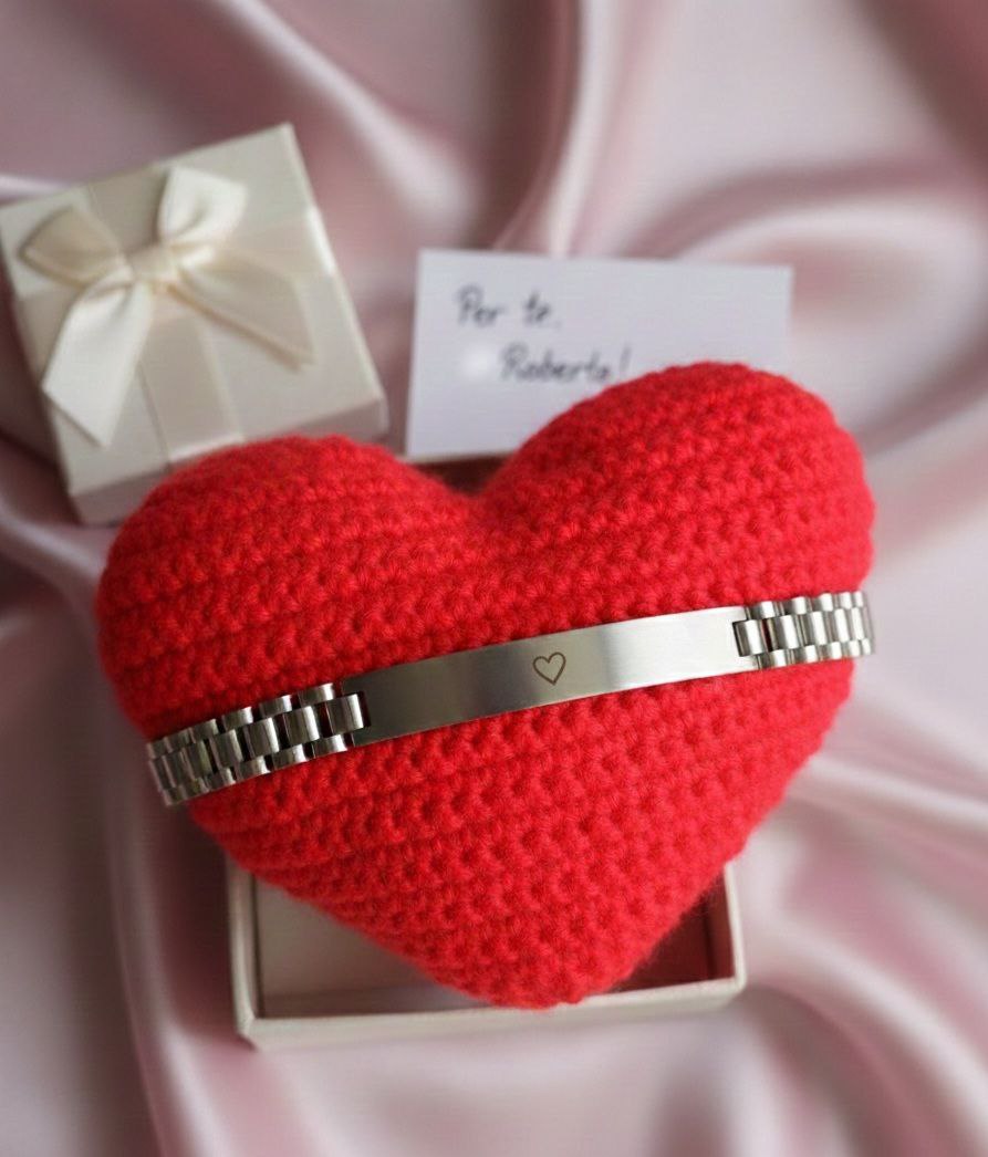 Set da regalare: bracciale uomo con incisione + cuscino cuore rosso