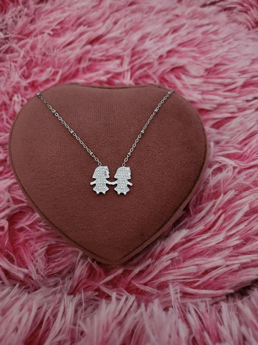 Collana con due bimbe  zirconate silver