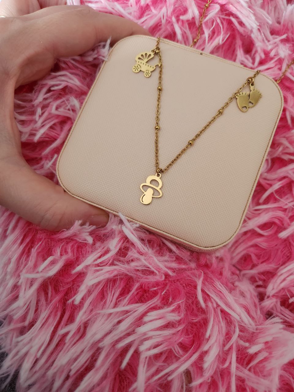 Collana  perline con tre charm  bebè gold
