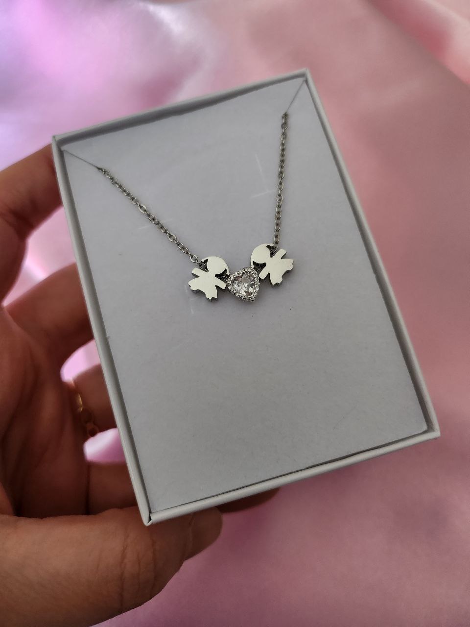 Collana bebé due femmine  con cuore bianco