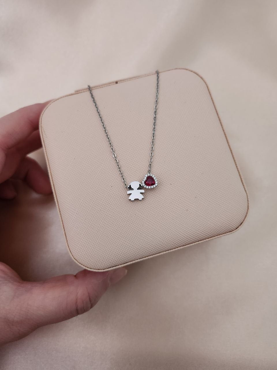 Collana bimba e cuore rosso