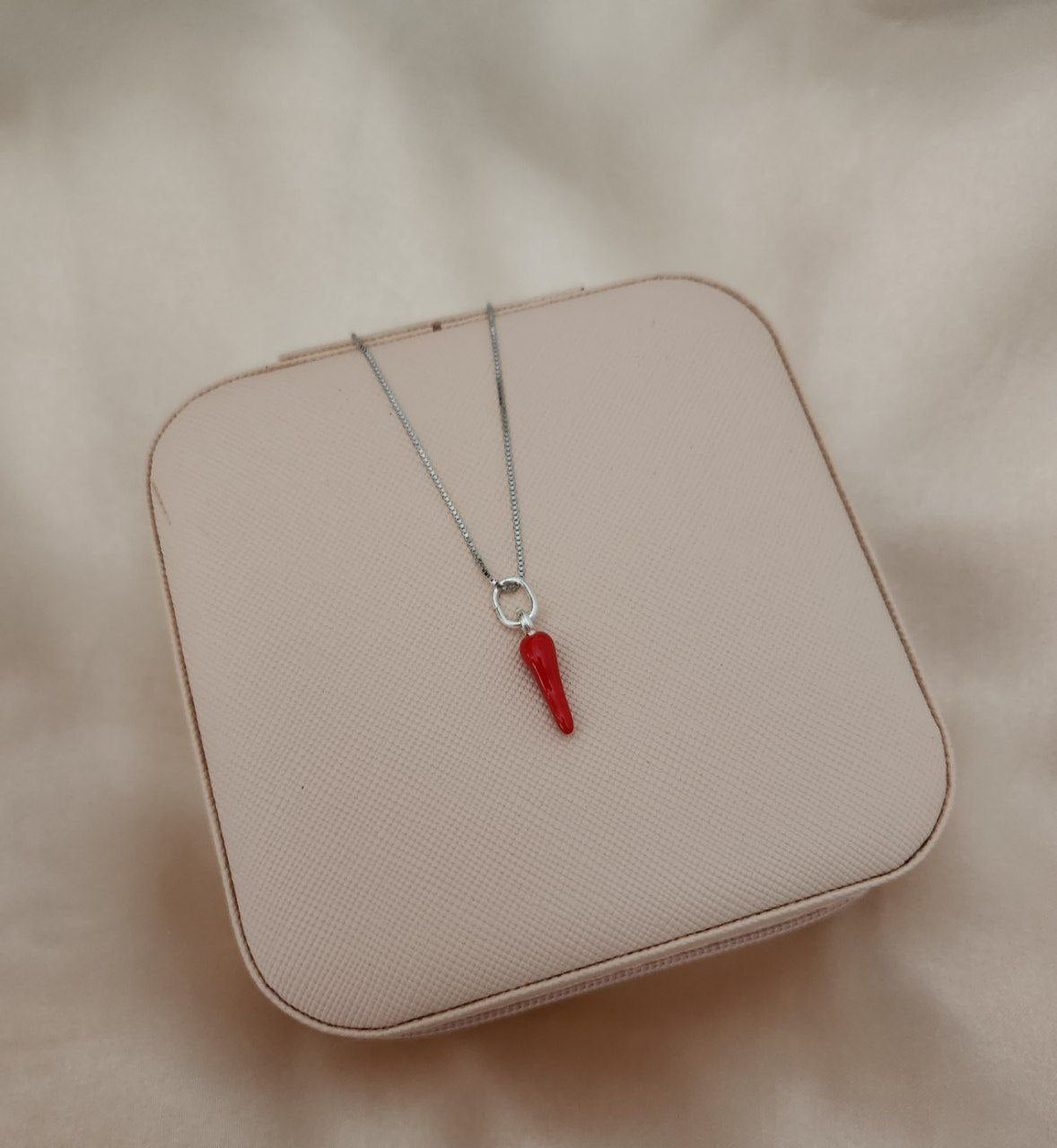 Collana con corno rosso smaltato- argento 925