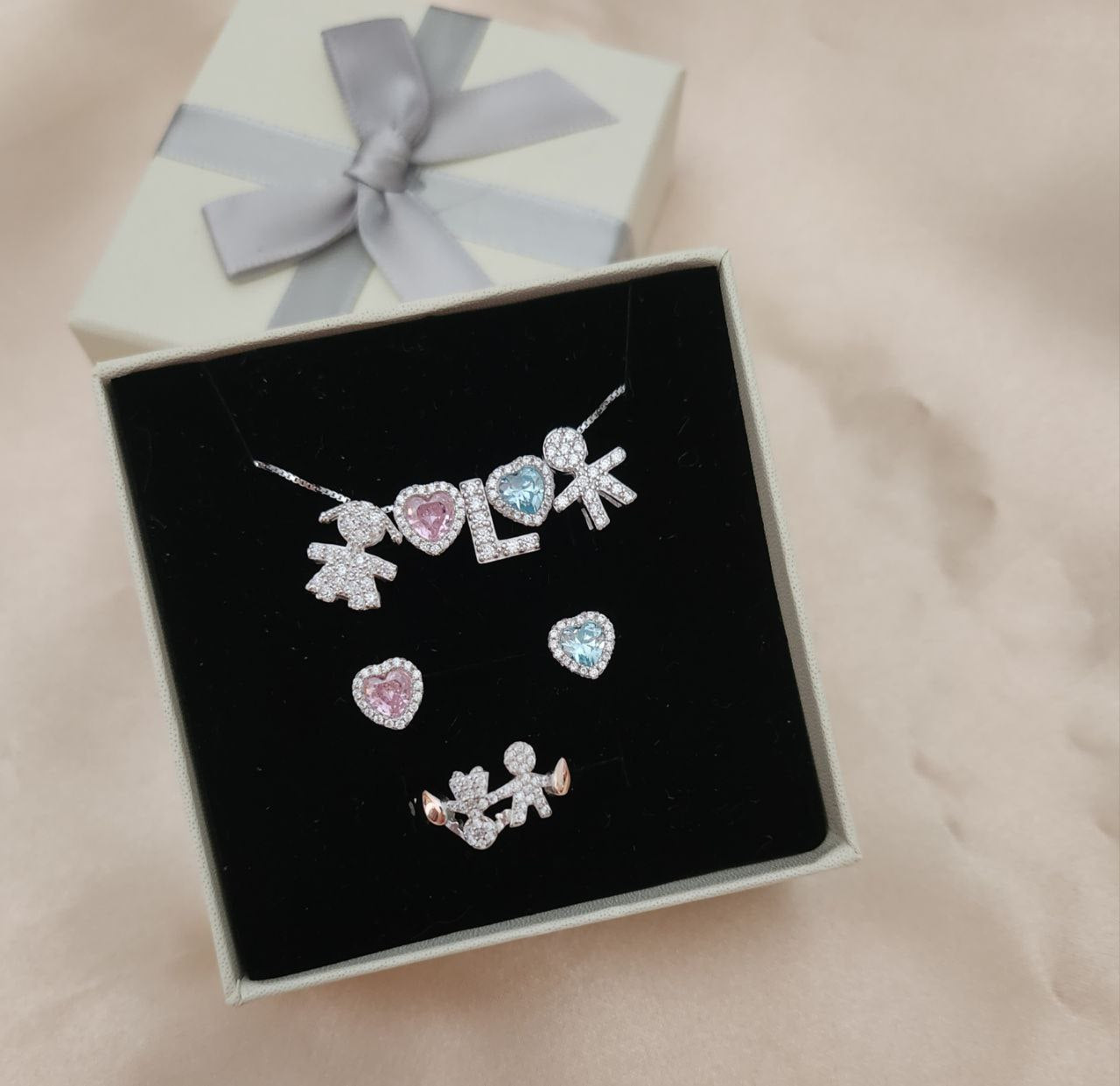 SET: Collana con due bimbi + due cuori + iniziale e orecchinicuore  alternati con anello baby coppia - argento 925