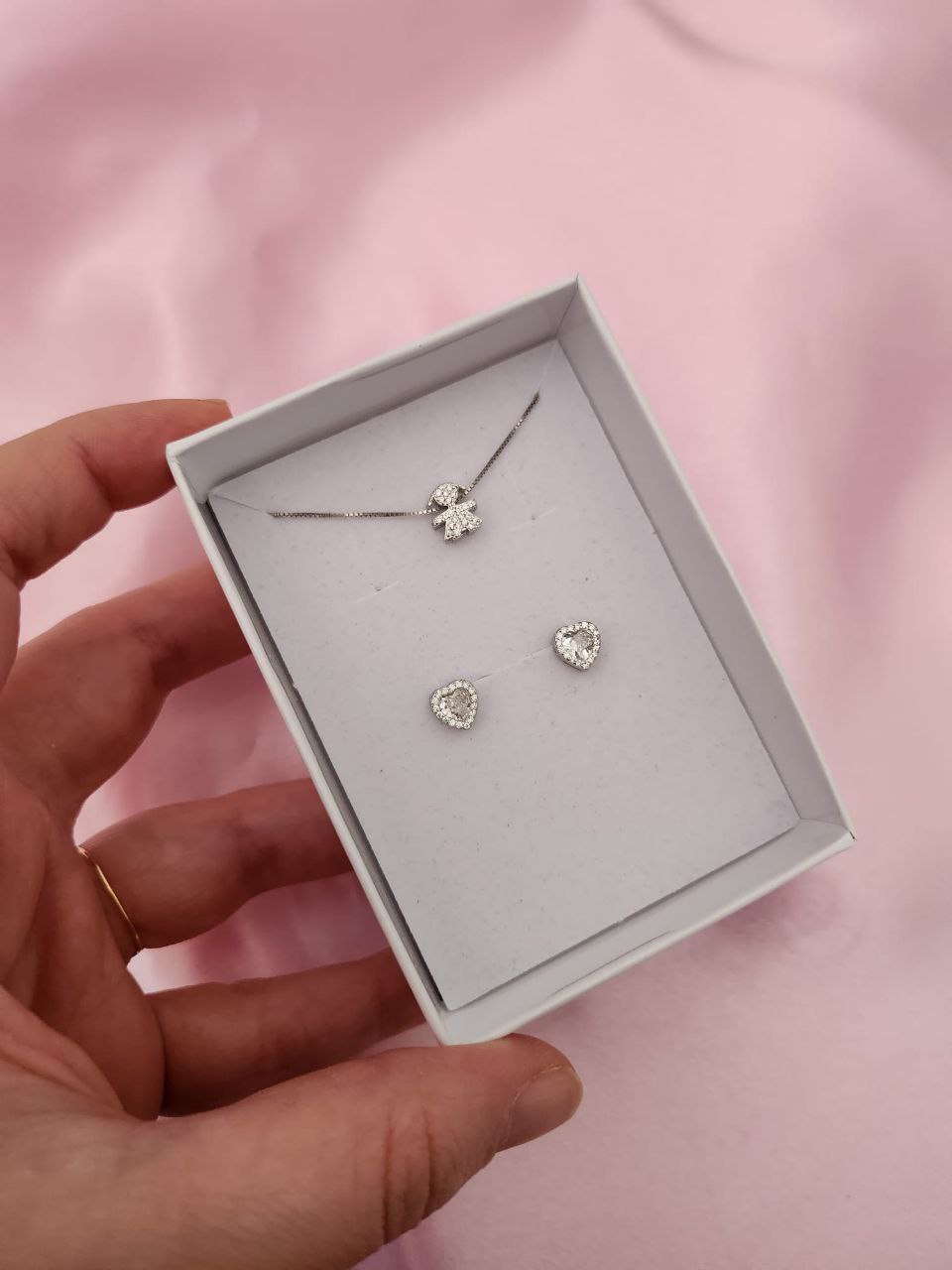Set:  collana bimba passante  e orecchini cuore bianco    - argento 925
