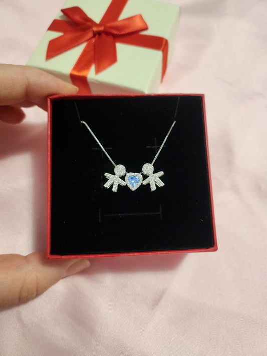 Collana con due bimbi maschi e cuore azzurro passanti  - argento 925