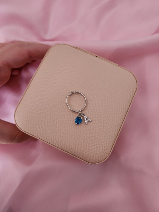 Anello con pendenti:  cuore blu e iniziale- argento 925