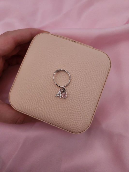 Anello con pendenti:  cuore rosa e iniziale- argento 925
