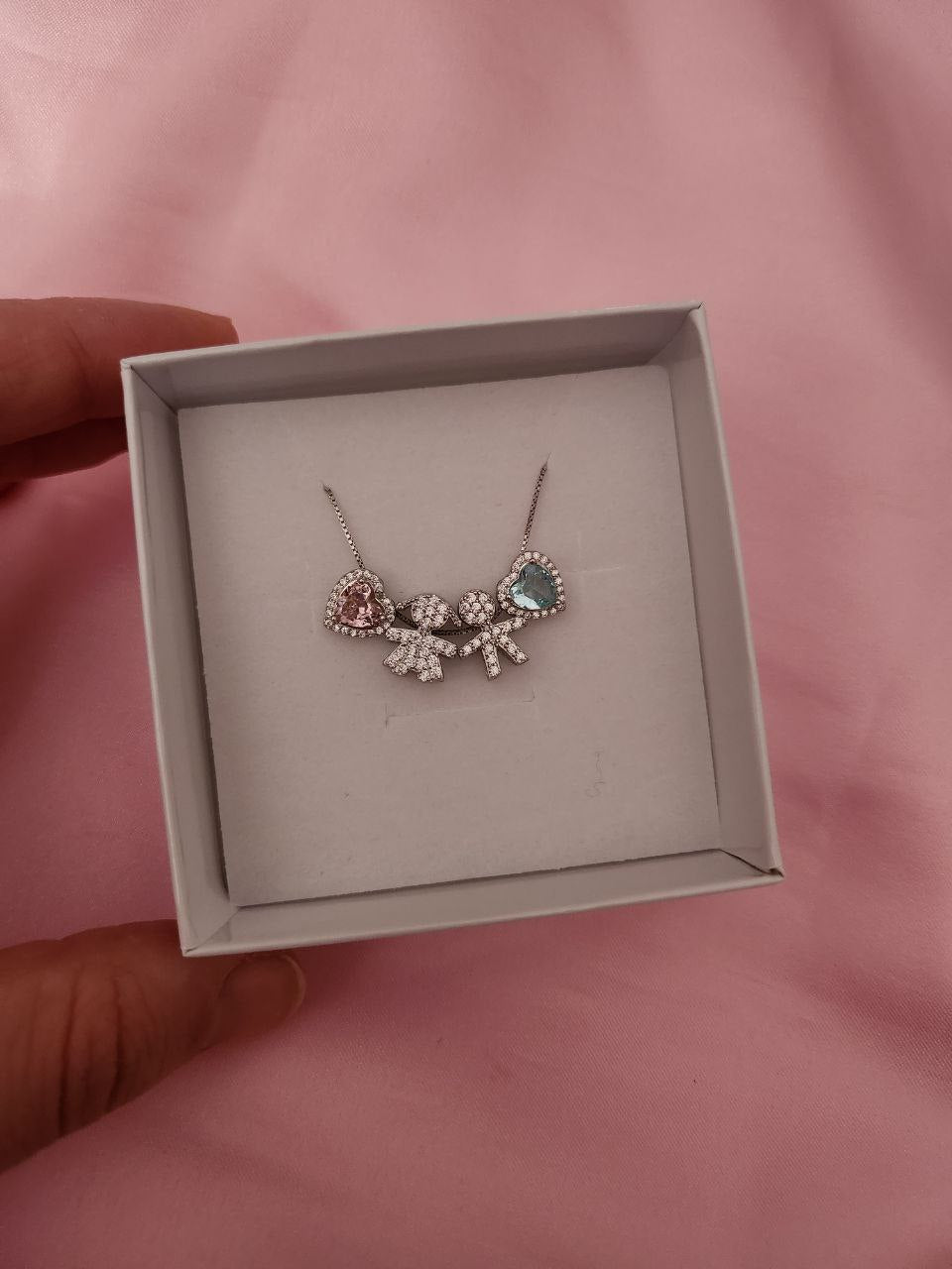 Collana con bimbo e bimba con cuori esterni- argento 925