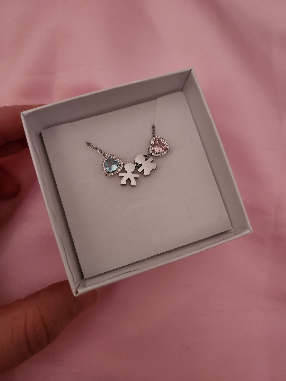 Collana con bimbo e bimba con cuori esterni maxi