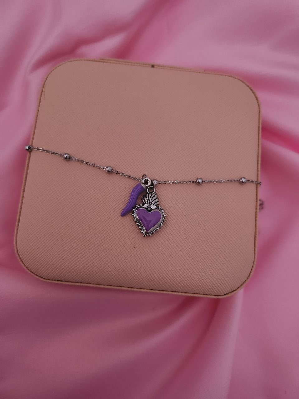 Bracciale con corno e cuore sacro smaltato viola