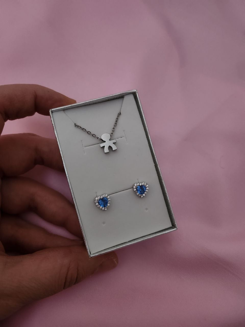 Set collana con bimbo e orecchini cuore azzurro intenso