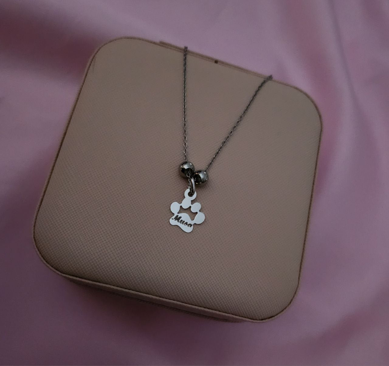 Collana con zampa personalizzata e due perline - argento 925