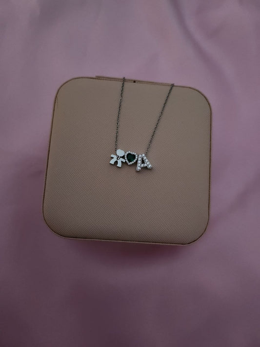 Collana con bimbo personalizzato + cuore + iniziale personalizzata