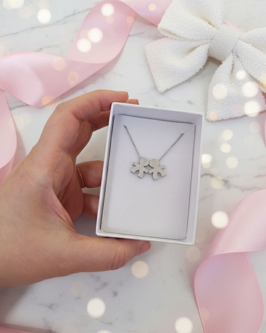 Collana  con due  bimbi senza personalizzazione