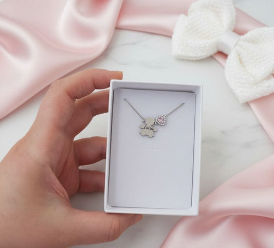 Collana  con bimba personalizzata e cuore rosa