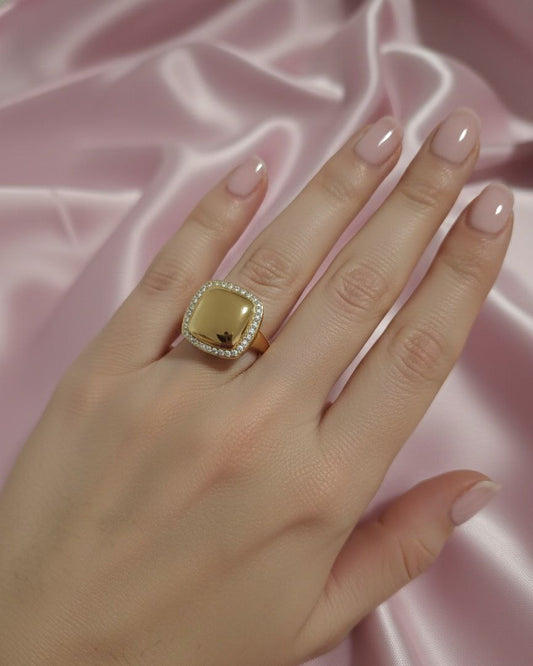 Anello quadrato con strass colore oro