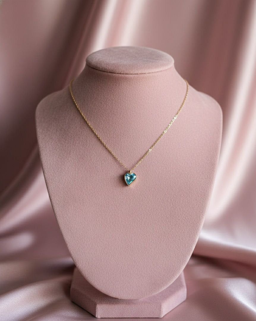 Collana con cuore asimmetrico azzurro