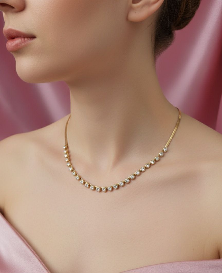 Collana snake con strass bianchi