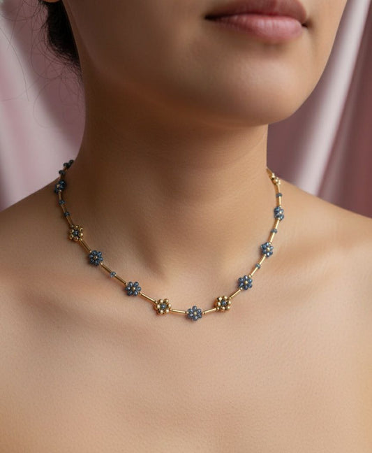 Collana con fiorellini alternati