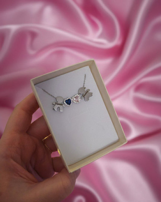 Collana con bimbo e bimba personalizzati e cuori blu zaffiro e rosa maxi