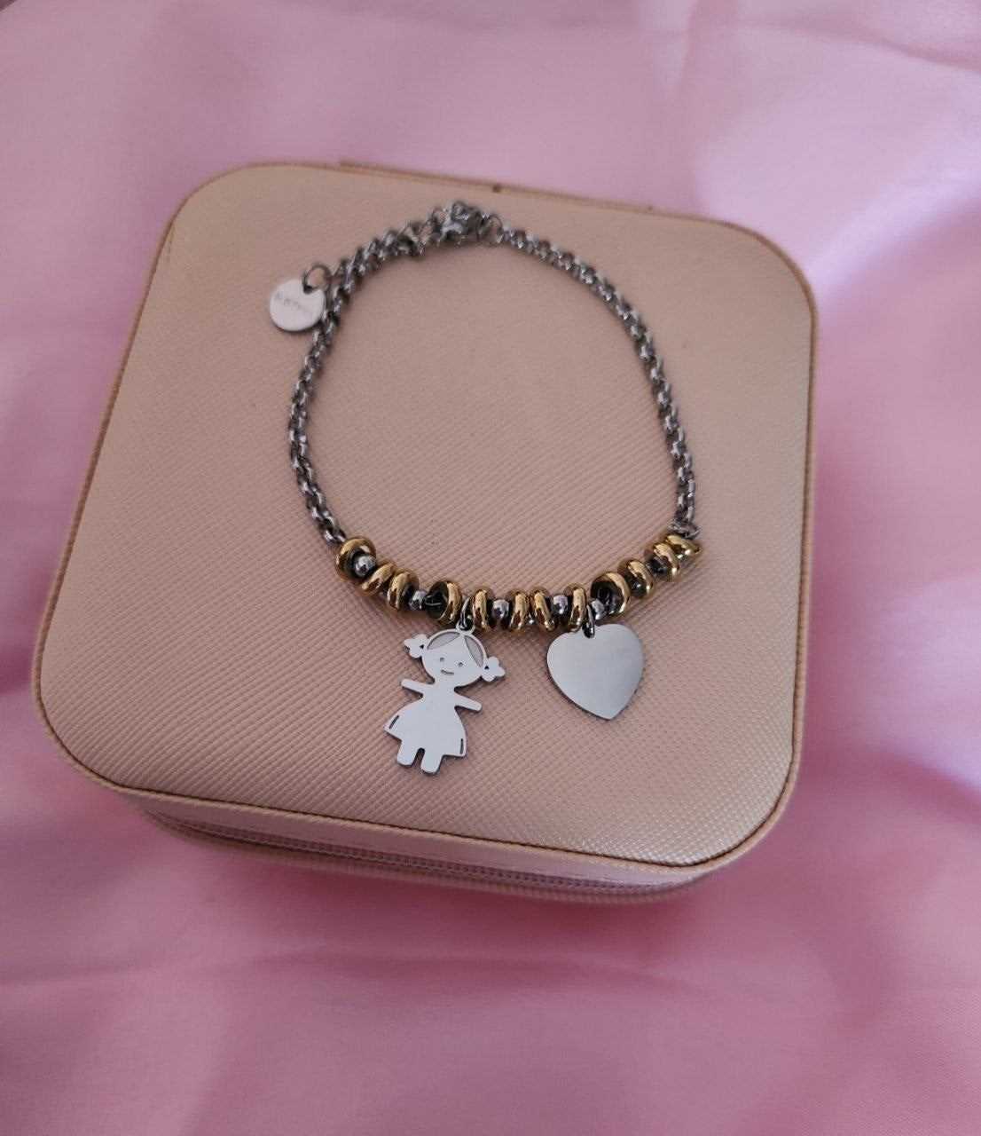 Bracciale bebè con una bimba