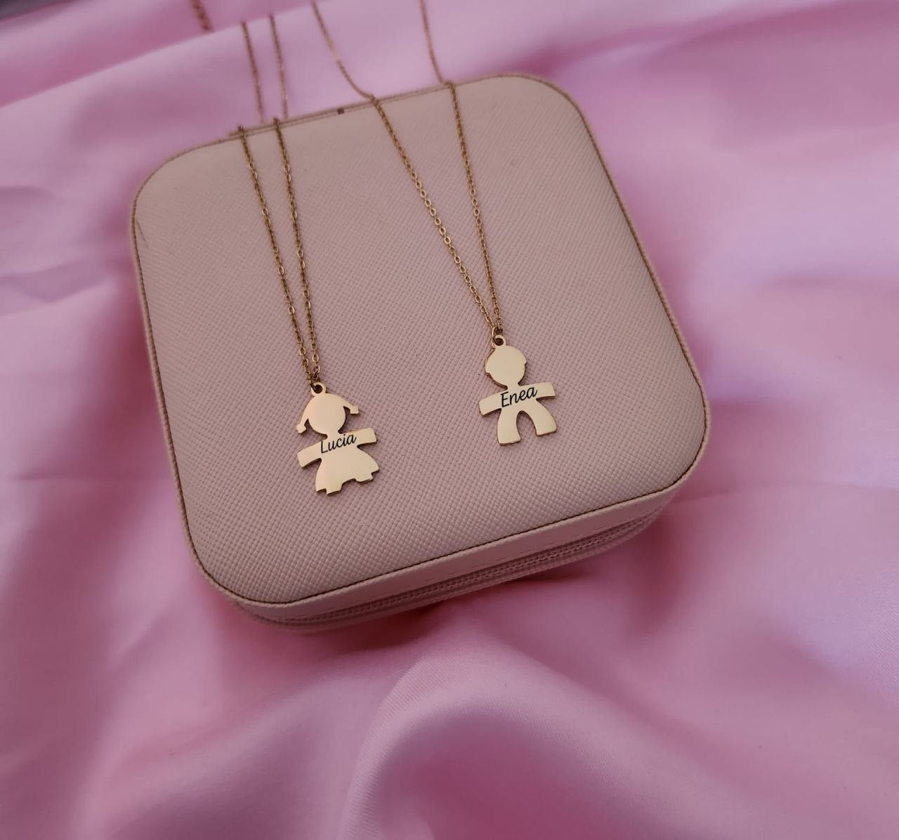 Collana bimbo/a da personalizzare  con nome gold